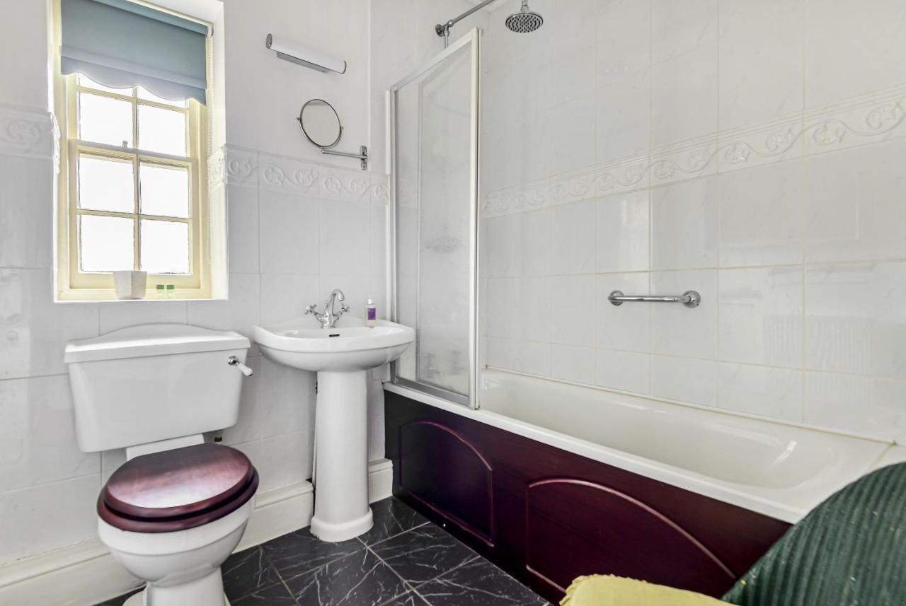 Roscrea Bed & Breakfast Bodmin Extérieur photo